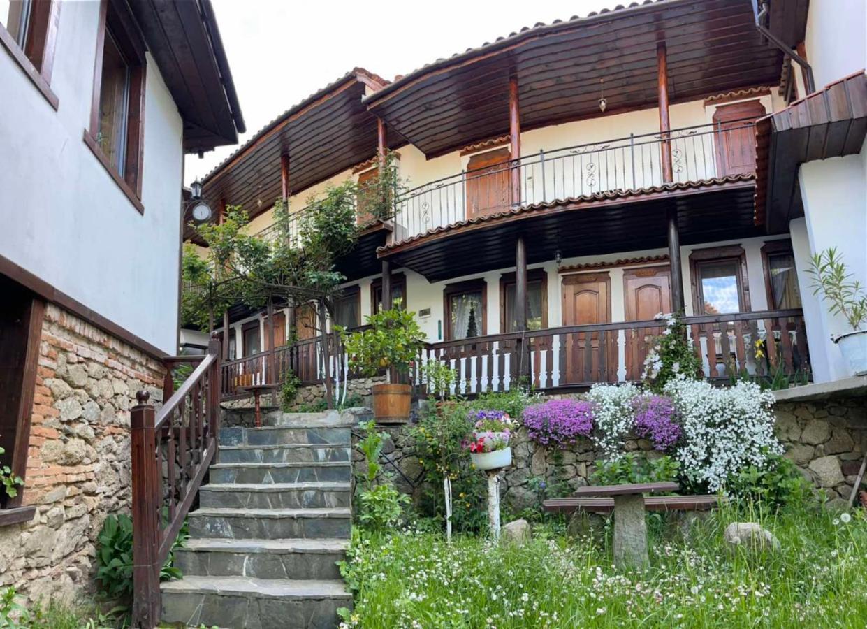 Гостоприемница Георги Kalofer Exterior photo